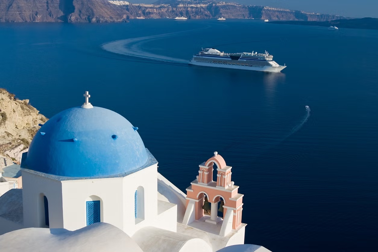 Santorini cruise journey